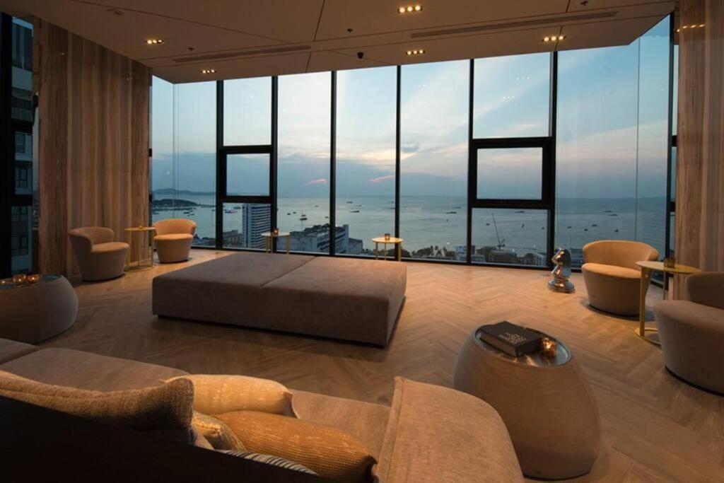 The Base Condo Center Of Pattaya Rooftop Swimming Pool Eksteriør bilde