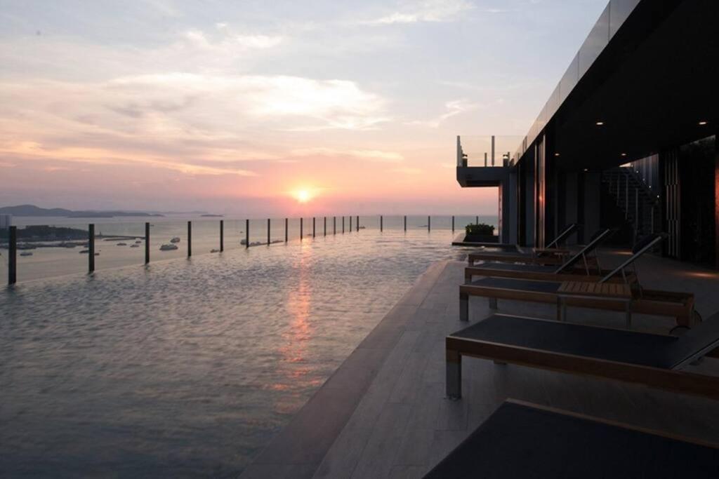 The Base Condo Center Of Pattaya Rooftop Swimming Pool Eksteriør bilde