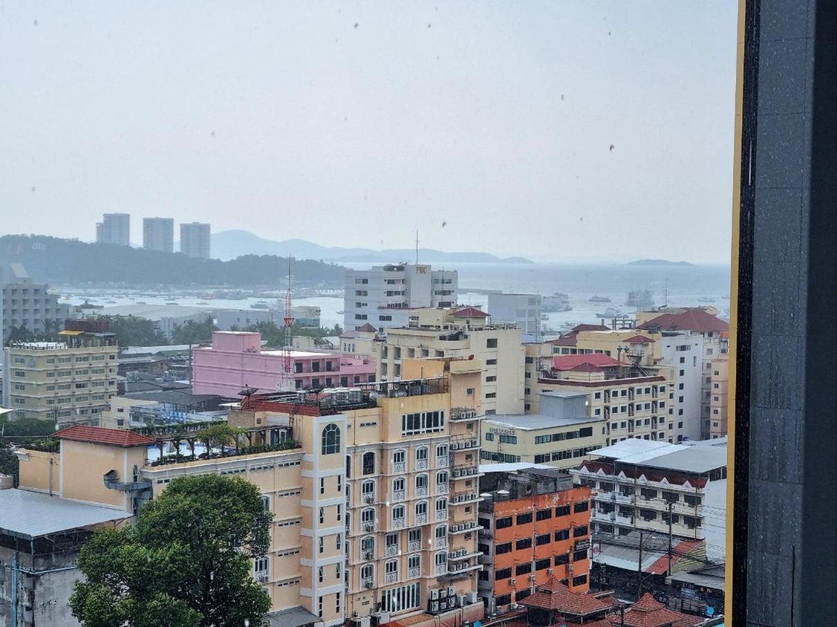 The Base Condo Center Of Pattaya Rooftop Swimming Pool Eksteriør bilde