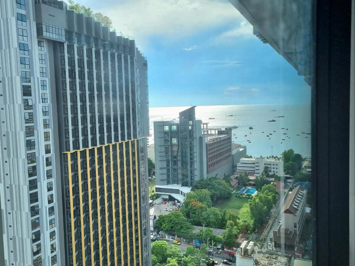 The Base Condo Center Of Pattaya Rooftop Swimming Pool Eksteriør bilde